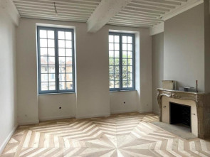 Appartement en location à Neuville les dames / 4 pièces 108 m²