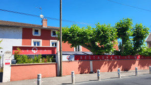 Local Commercial en vente à Miribel /  700 m²