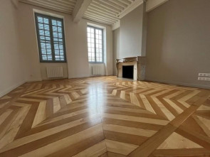 Appartement en location &agrave; Neuville les dames / 4 pi&egrave;ces 108 m&sup2;