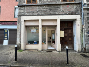 Local Professionnel en location à Montluel / 1 pièce