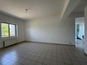 Appartement en location &agrave; Neuville les dames / 4 pi&egrave;ces 125 m&sup2;